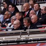 Manchester United og Sir Jim Ratcliffe kigger ind i en fyring af Erik ten Hag.