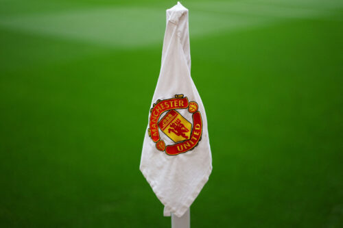 Manchester United er tæt på at kunne sælge til Benfica.