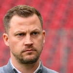 FCK har sagt farvel til en chef i klubben, mens de i samme tid arbejder på at hente en ny mand, der bliver præsenteret i morgen.