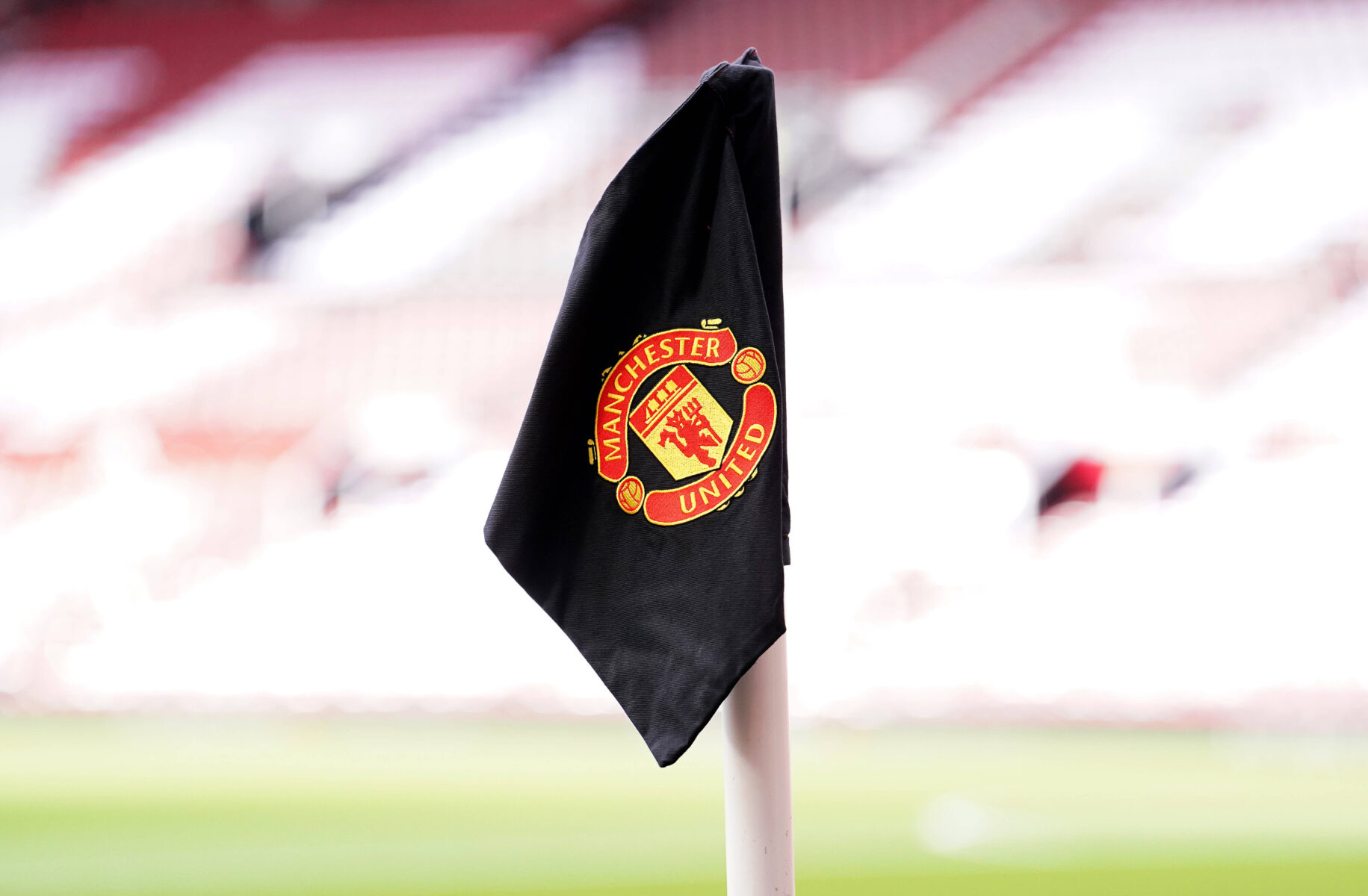 Chelsea brager sammen med Manchester United i aften i Premier League, men et utal af stjerner er ikke kampdygtige.