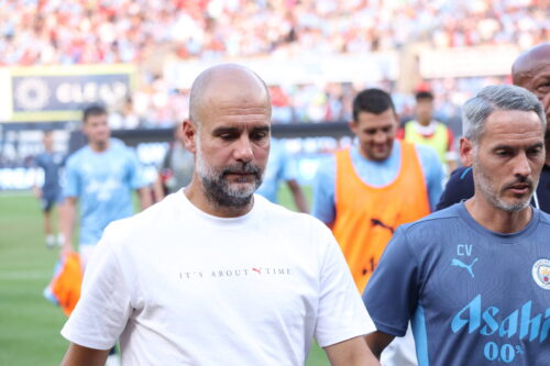 Pep Guardiola og Manchester City må undvære Jack Grealish til Community Shield.