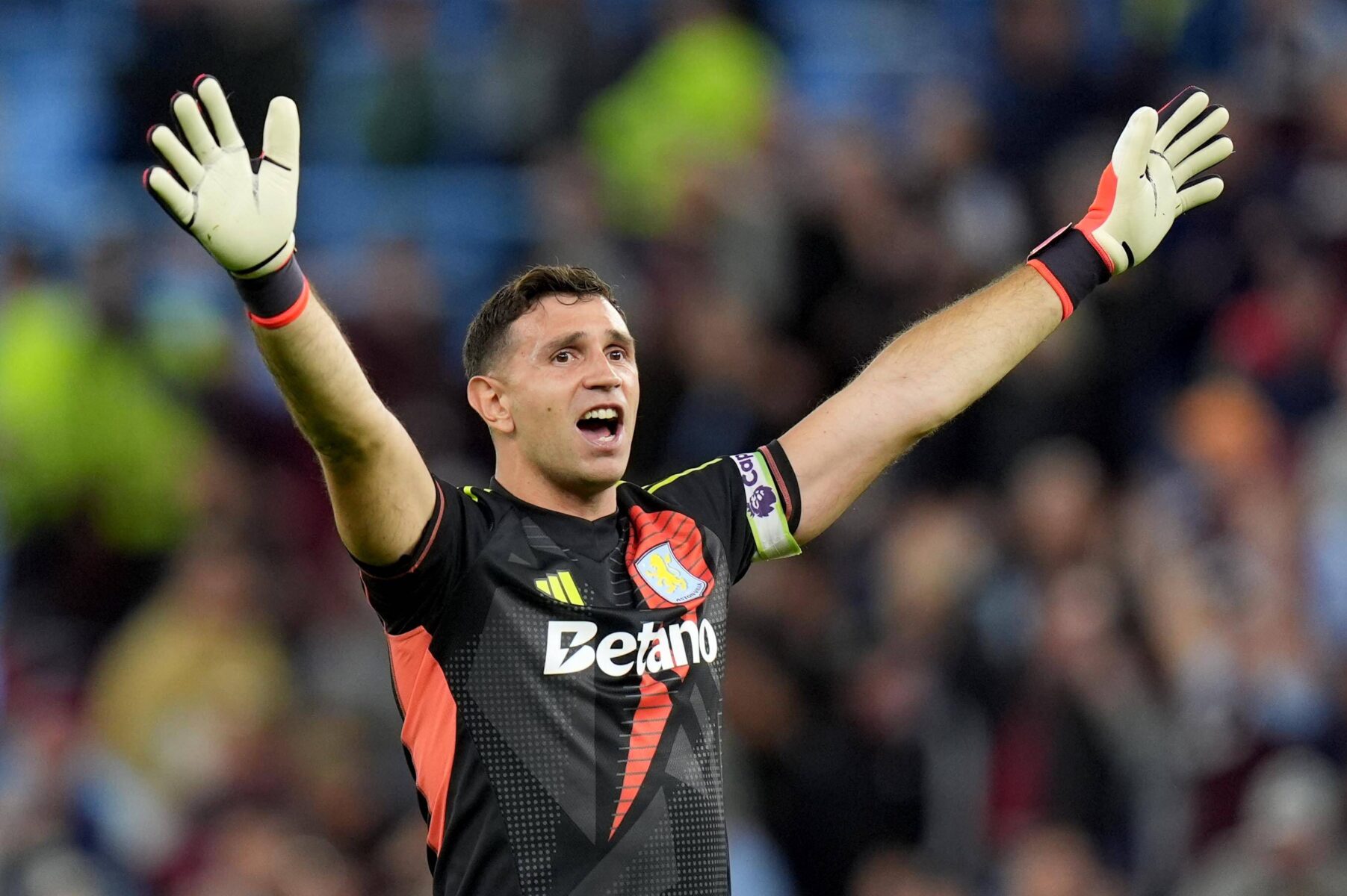 Emiliano Martinez kan være på vej til Manchester United.