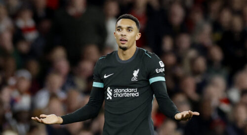 Trent Alexander-Arnold bliver nu erstattet.