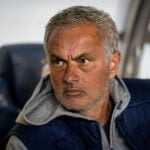 José Mourinho er igen blevet et varmt navn i forbindelse med trænerposten i Real Madrid, hvor presset vokser på kriseramte Álvaro Arbeloa.