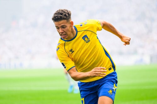 19-årige Clement Bischoff er på vej fra Brøndby IF til Premier League-klubben Brighton i et regulært rekordsalg.