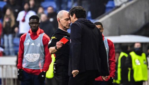 Træner kan få lang karantæne.