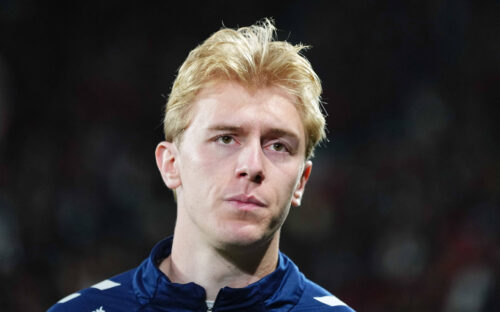 22-årige Mika Biereth er flyvende for den franske klub AS Monaco, hvor danskeren nu har skrevet historie - endnu en gang.