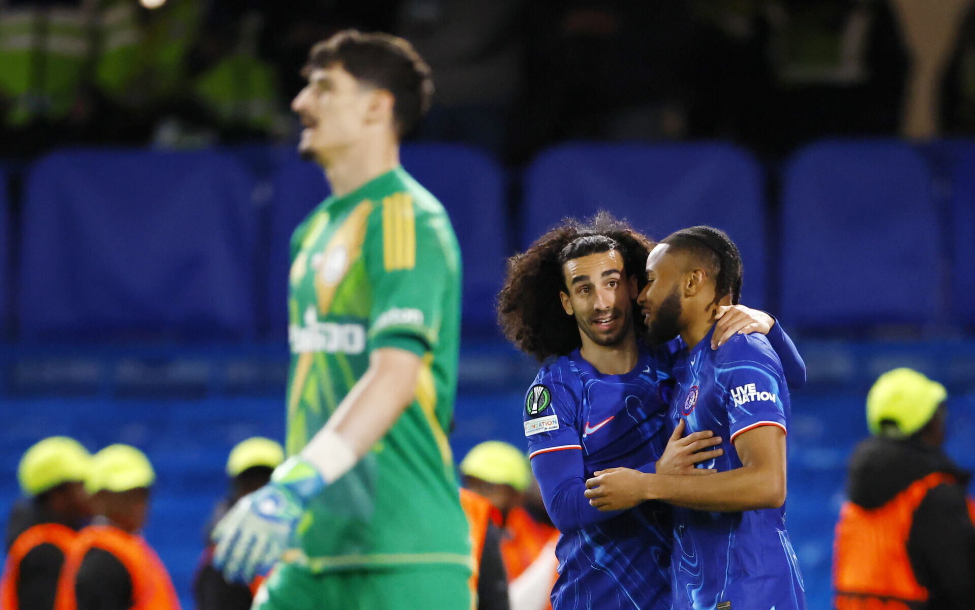 Arsenal vil på rov hos Chelsea.