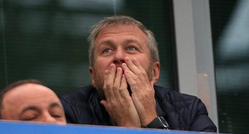 Den tidligere Chelsea-ejer i form af russiske Roman Abramovich bryder tavsheden inden længe. Det skriver BBC.