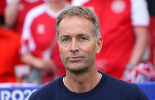 Den danske cheftræner Kasper Hjulmand er færdig i Bayer Leverkusen. Det meddeler klubben på sine egne kanaler torsdag.