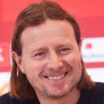 Bo Henriksen er blevet fyret i Mainz 05 efter en svær sæson i den hjemlige liga. Nu lurer et spændende job i England.