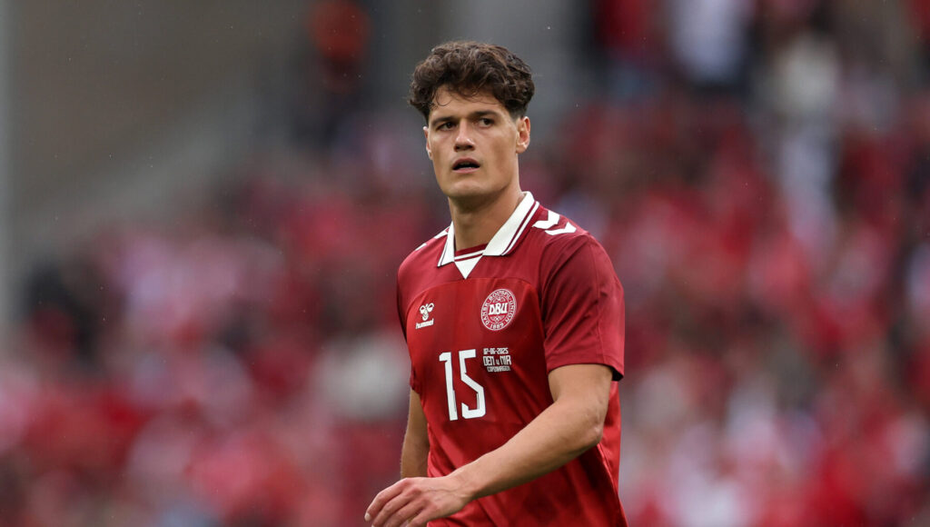 Christian Nørgaard er ombejlet.