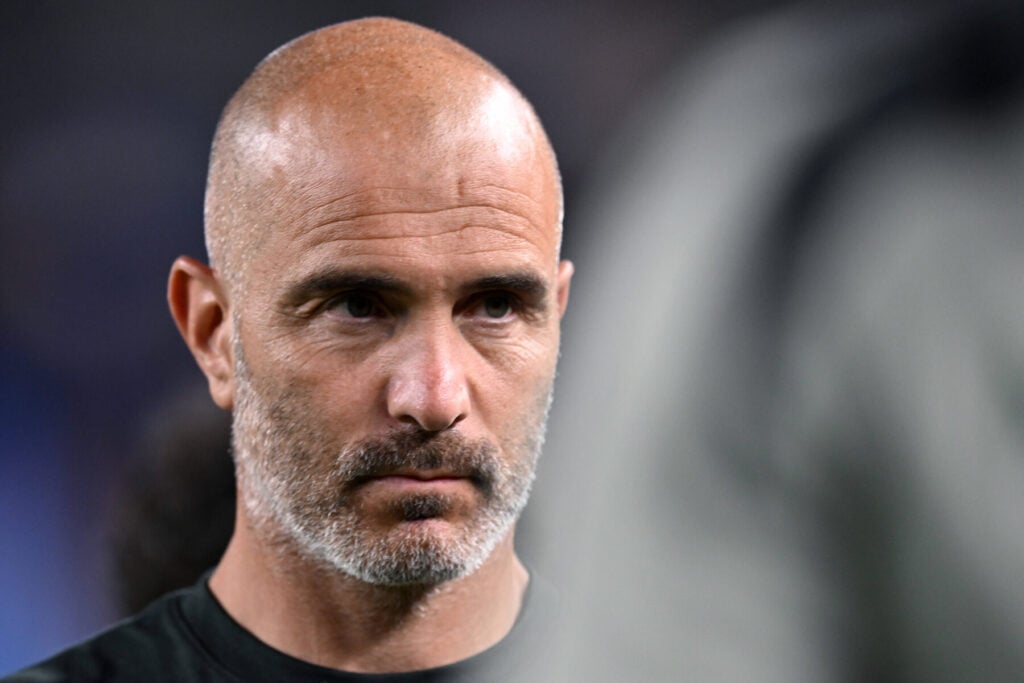 Chelsea befinder sig i en mindre krise efter et skuffende 1-3 nederlag hjemme mod Brighton. Nu reagerer Enzo Maresca på kaosset.