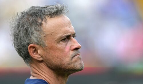 Paris Saint-Germains cheftræner, Luis Enrique, kom i rampelyset efter finalen ved VM for klubhold, da han væltede en Chelsea-stjerne.