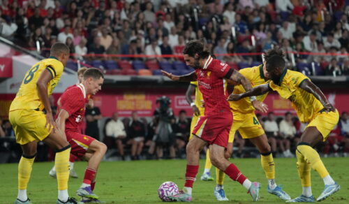 Liverpool fik en skuffende start på deres pre-season i Asien, da de led et 4-2 nederlag til AC Milan i en træningskamp.