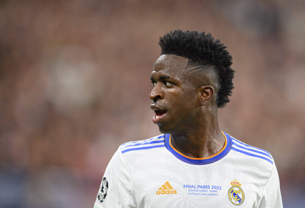 Real Madrid står over for en travl sommer på transfermarkedet, hvor der er fuld fokus på både store køb og potentielle afgange.