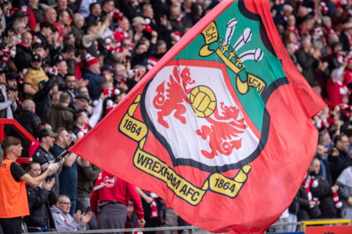 Wrexham fortsætter deres imponerende rejse op gennem de engelske fodboldrækker, mens de vil begå en vild handel.