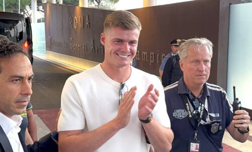 Laver fire mål i debut.