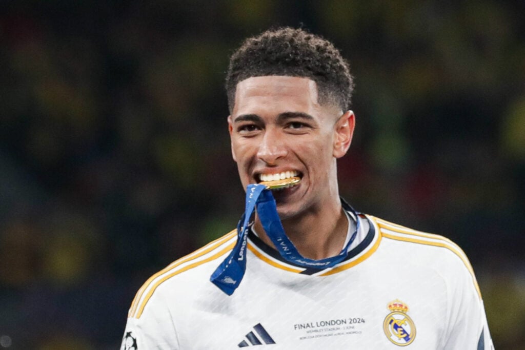 UEFA har smidt fem klubber ud af Champions League.