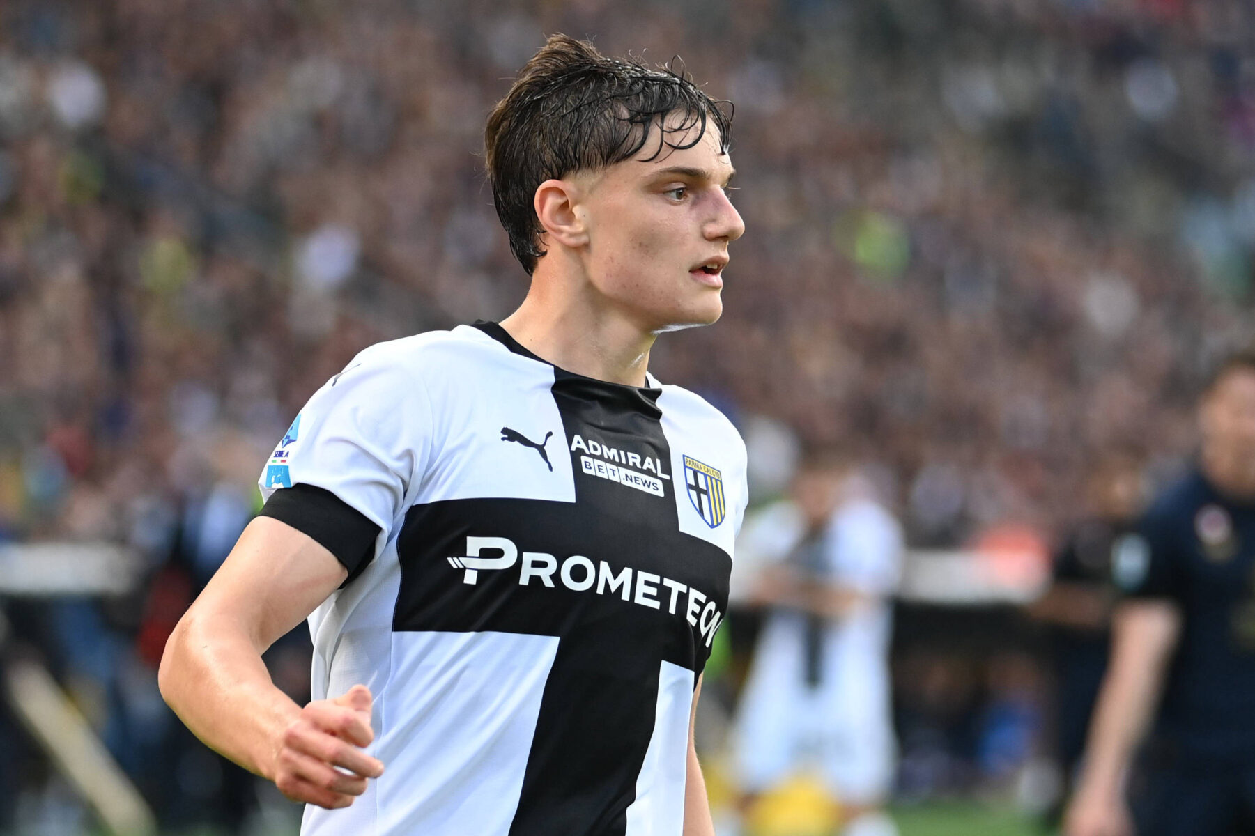 Giovanni Leoni meldes tæt på Liverpool.