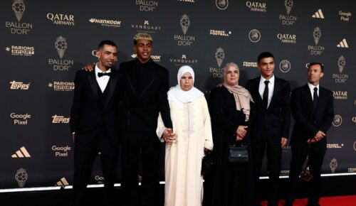 Den blot 18-årige Lamine Yamal var med i opløbet mandag aften, da Ballon d'Or-trofæet skulle uddeles. Nu går faren helt bersærk.