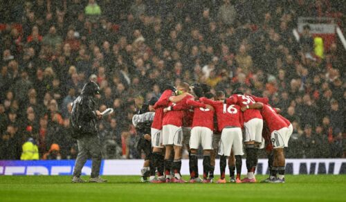 Manchester United holder et minuts stilhed.