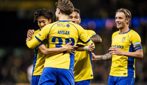 Et forbudt skifte er faldet på plads i dansk fodbold, som Jacob Ambæk nu forholder sig til. Det gør han i en tekstinteraktion på Instagram.