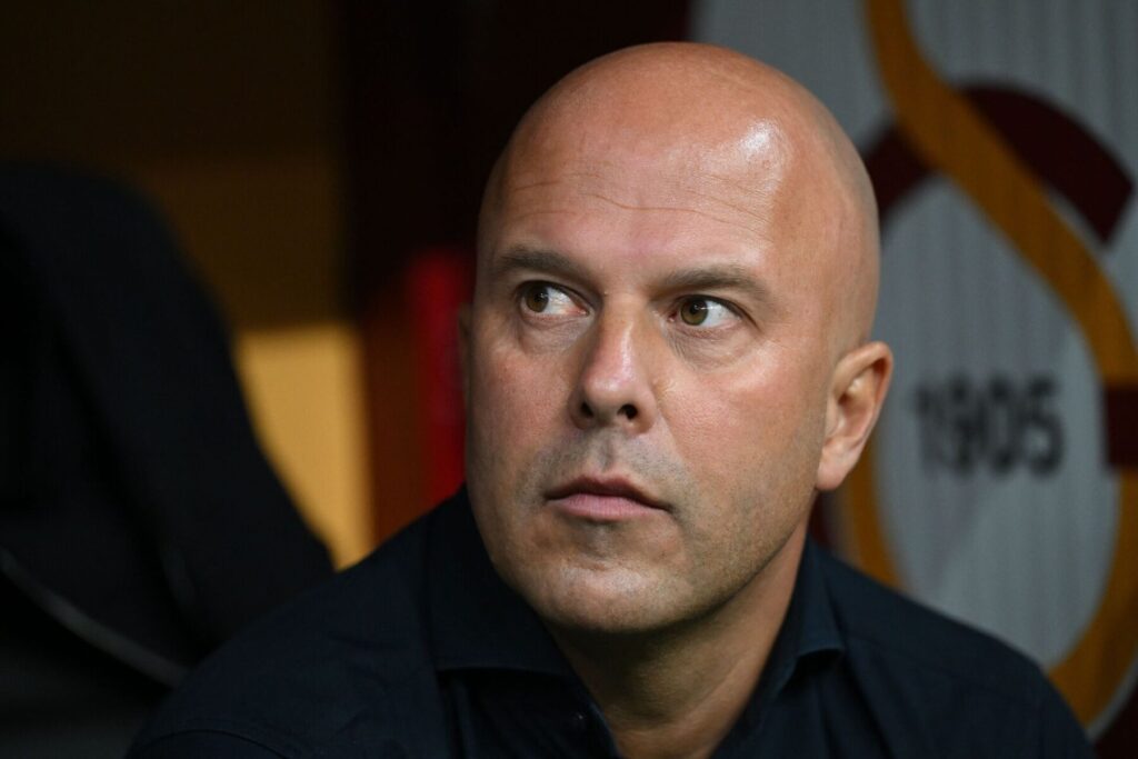 Arne Slot og Liverpool bør bænke stjerne.