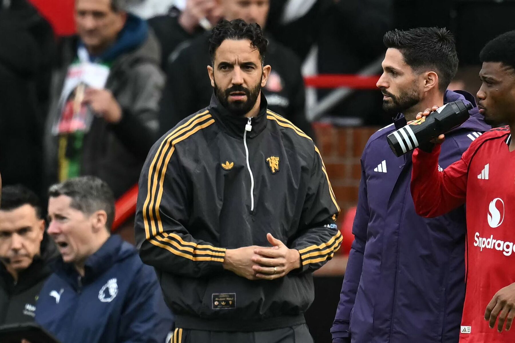 Rúben Amorim holder med nød og næppe fast i sit job.