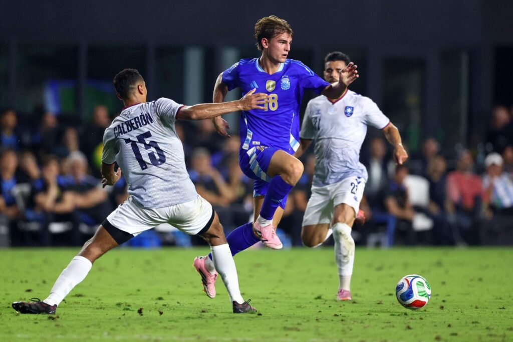 Nico Paz vender efter planen tilbage til Real Madrid.