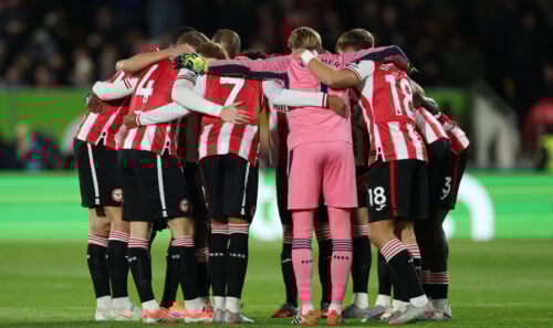 Brentford foran mod Liverpool.