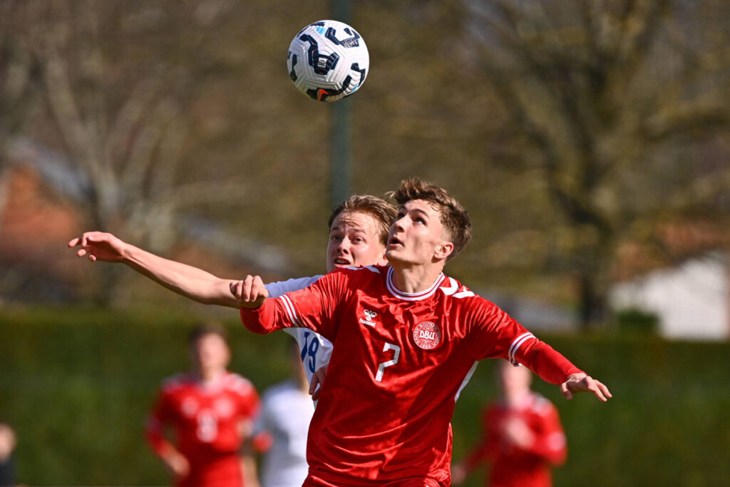 Jacob Ambæk har skrevet under.