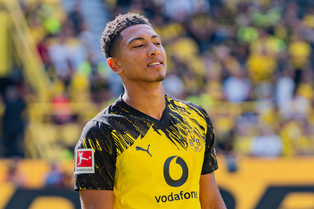 Jobe Bellingham blev henvist til bænken.