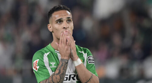 Antony forlod officielt Manchester United denne sommer for i underkanten af 200 millioner kroner. Nu brillerer han i Spanien.