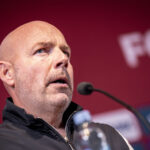 Landstræner Brian Riemer har i den grad sat sit aftryk allerede. Nu indrømmer han, hvem han holder med - udover Danmark.