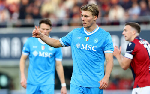 Rasmus Højlund er glad.