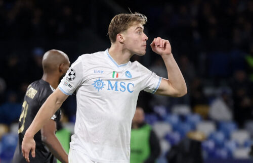 Rasmus Højlund skifter.