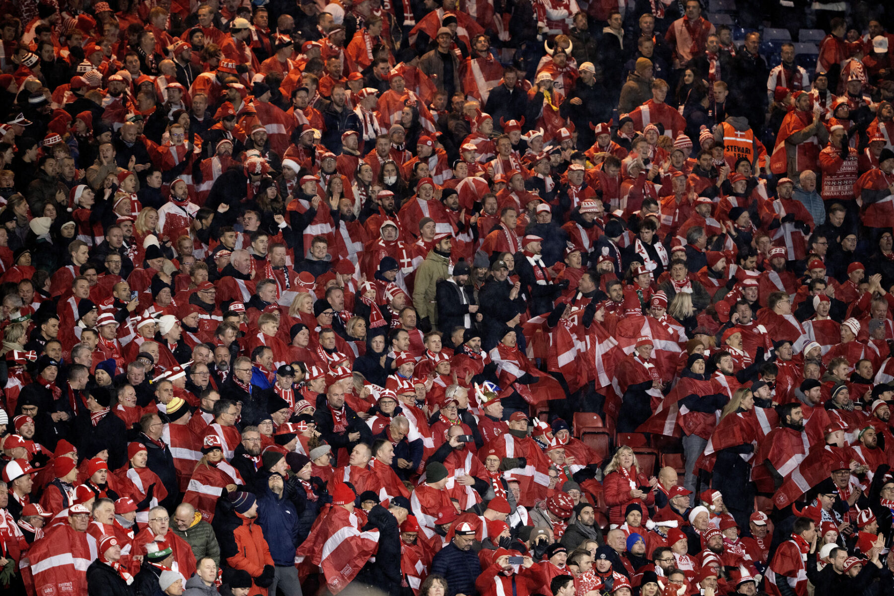Danmarks fans kalr til VM kvalifikationskampen mellem Skotland og Danmark på Hampden Park i Glasgow tirsdag den 18. november 2025.. (Foto: Bo Amstrup/Ritzau Scanpix)