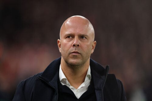 Arne Slot er sikker i sit job lidt endnu.