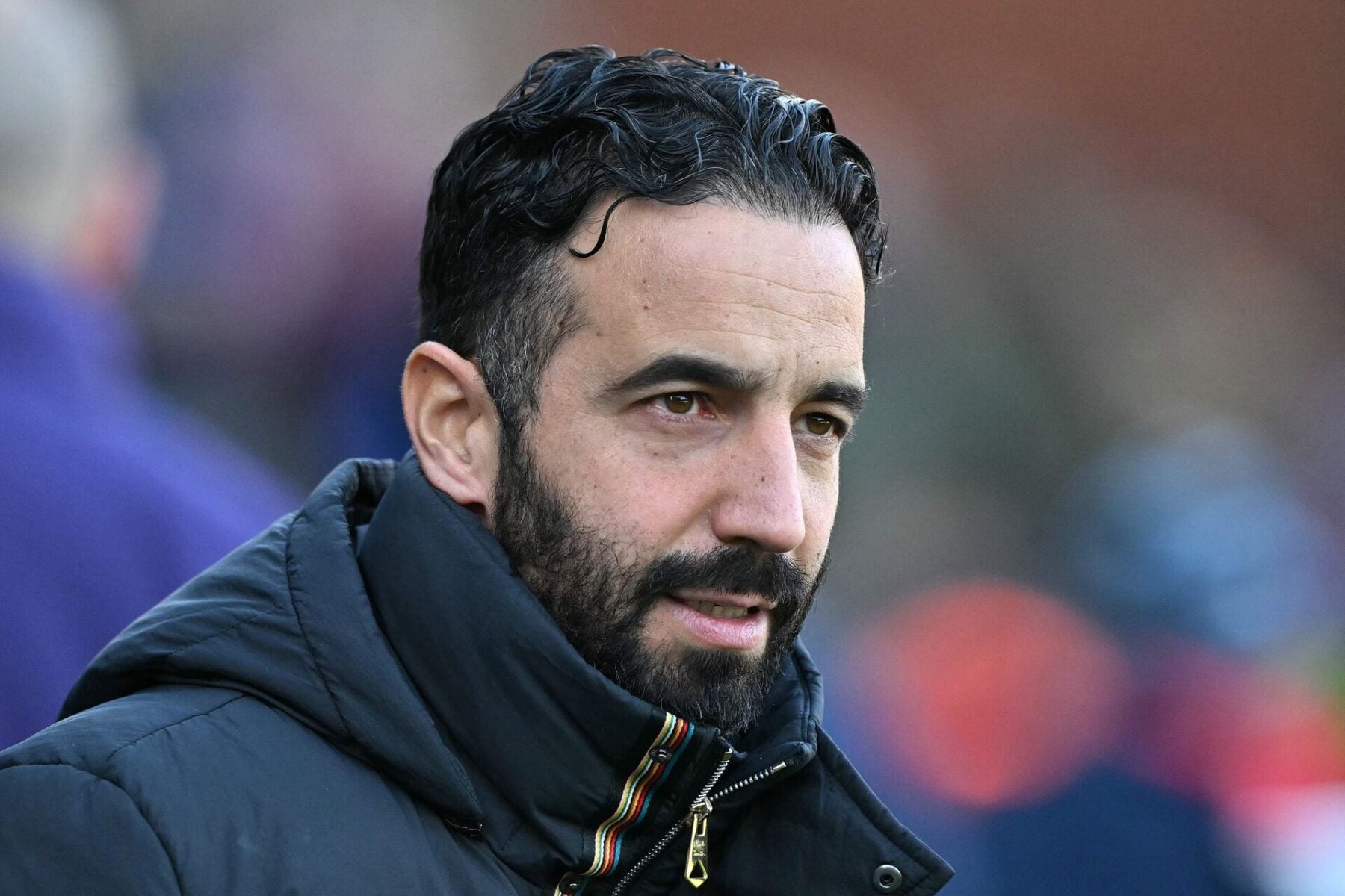 Manchester United pønser på at hente nye midtbanespillere til vinter. Får det mon betydning for Bruno Fernandes? Foto: Glyn KIRK / AFP