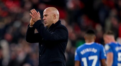 Liverpool vakler videre efter den skuffende 1-1-kamp mod Sunderland, hvor selv en sen udligning ikke kunne skjule krisen for Arne Slot.