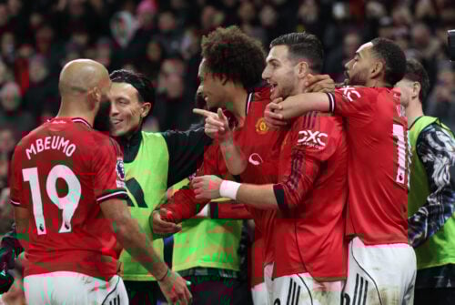Manchester United forhandler med Wrexham.