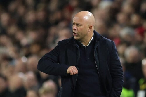 Arne Slot er i kæmpemæssige problemer i Liverpool efter 3-3-kampen mod Leeds, hvorfor en fyreseddel er på vej.