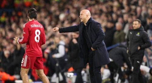 Liverpool befinder sig i en regulær krise, hvor spillet vakler, resultaterne udebliver og presset på Arne Slot når nye højder.