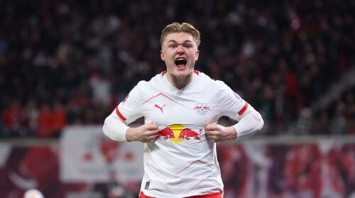 Lørdag var en god dag for 20-årige Conrad Harder, der spillede en brandkamp RB Leipzig. Nu stjæler danskeren alle overskrifterne.