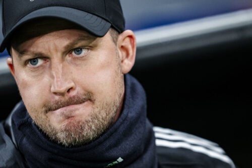 Jacob Neestrup bør tage sit gode tøj og gå, mener flere nu.