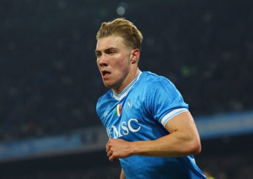 Rasmus Højlund får nok snart selskab af Kobbie Mainoo i Napoli.