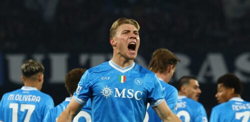 Den danske landsholdsangriber Rasmus Højlund er i sandhed tilbage for Napoli. Søndag blev han matchvinder med to scoringer.