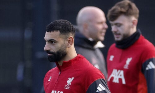 Mohamed Salah skabte vild uro i Liverpool, da han efter kampen mod Leeds stillede tvivl om både sin fremtid og relationen til Arne Slot.