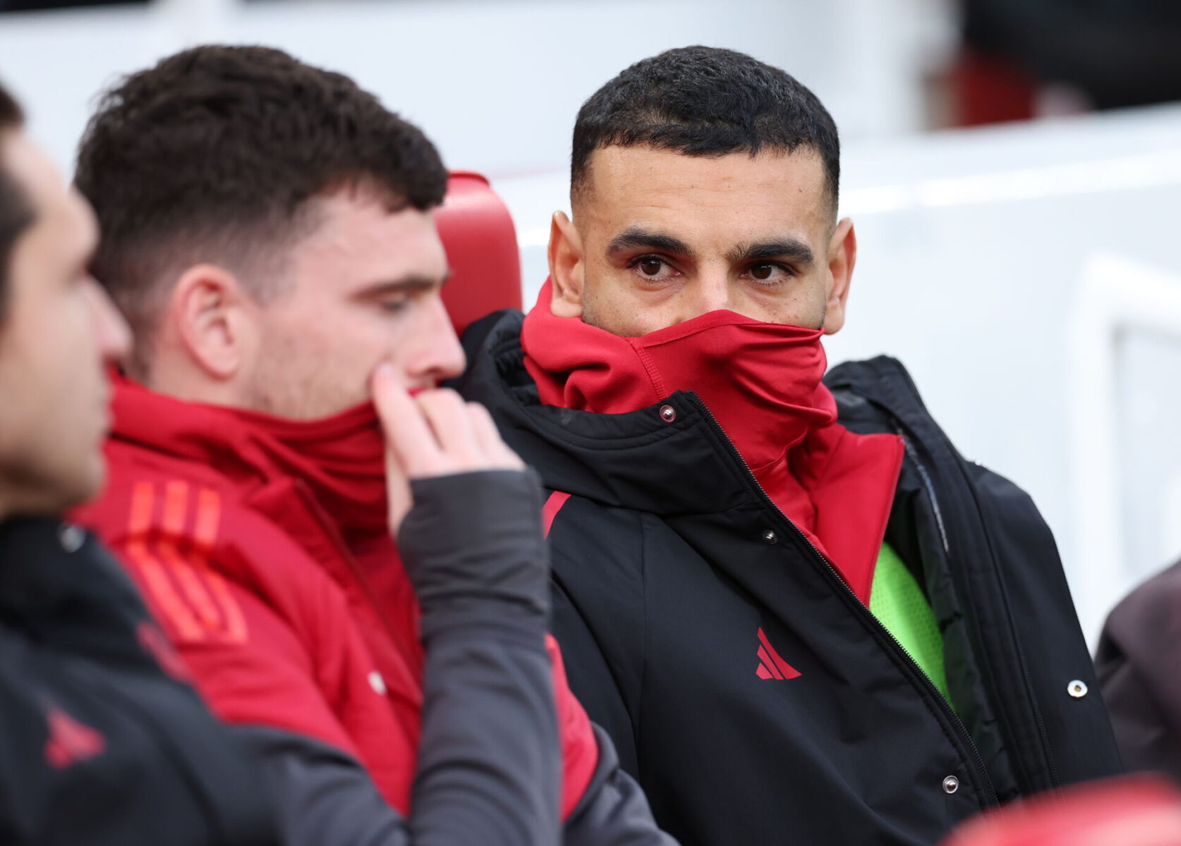 Mohamed Salah er placeret yderst på bænken hos Liverpool. Foto: EPA/ADAM VAUGHAN